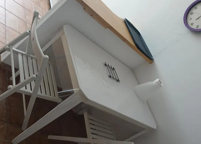 3 Personnes Renove Dans Calme ! Appartement *
